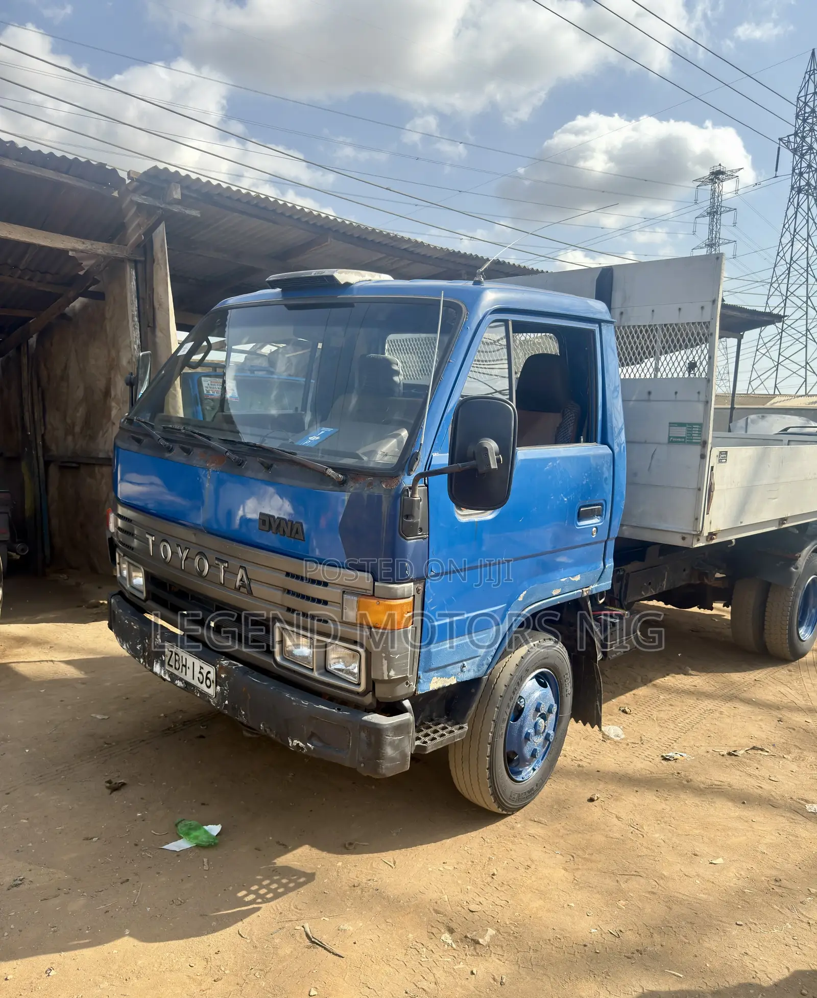 Toyota Dyna 300 Diesel Engine 3 Wipper With Tipping