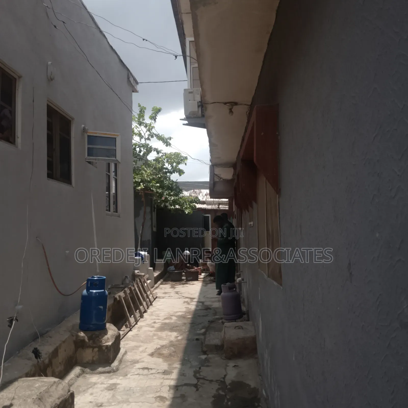 4bdrm Block of Flats in Off Akinte Street, Ifako-Ogba for sale