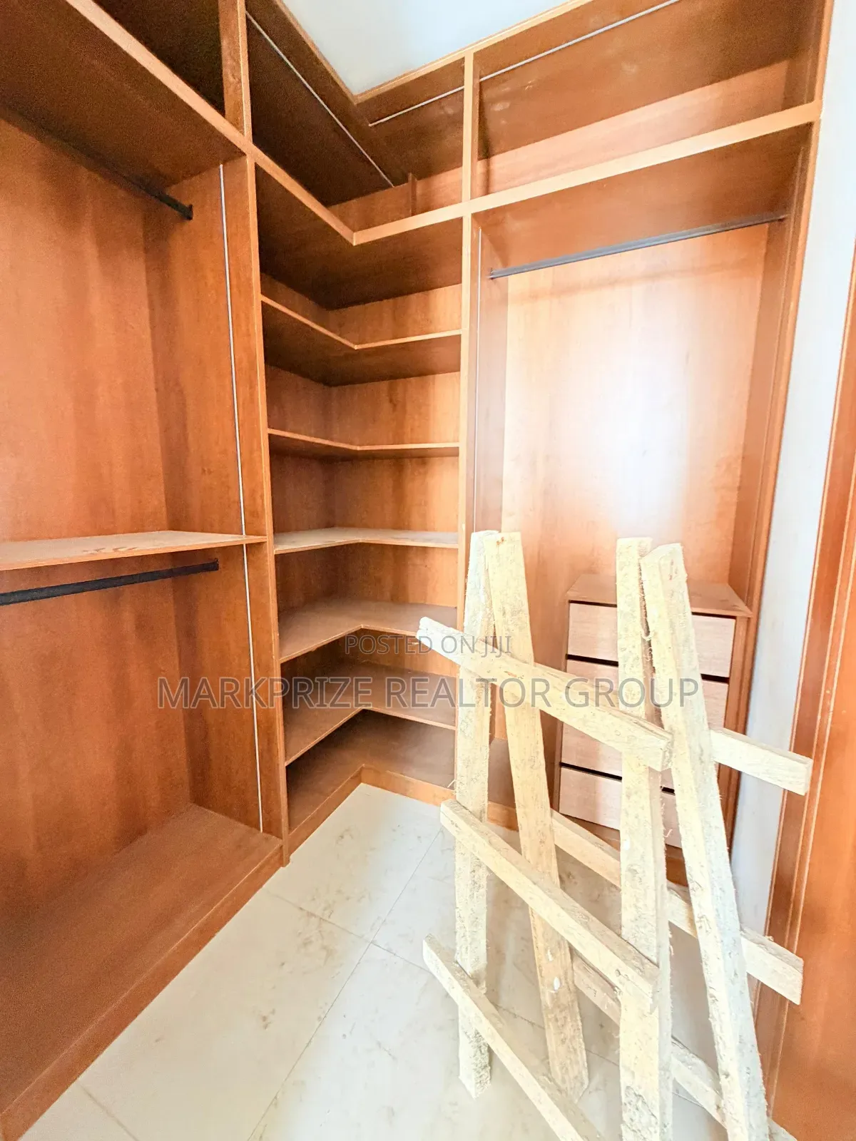 4bdrm Duplex in Adeniyi Jones Ikeja, Ologolo for sale