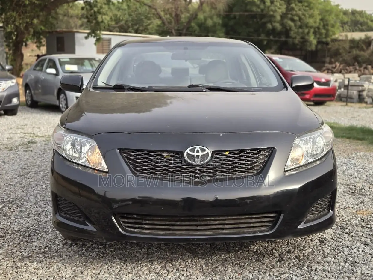 Toyota Corolla LE 4dr Sedan (1.8L 4cyl 4A) 2010 Gold