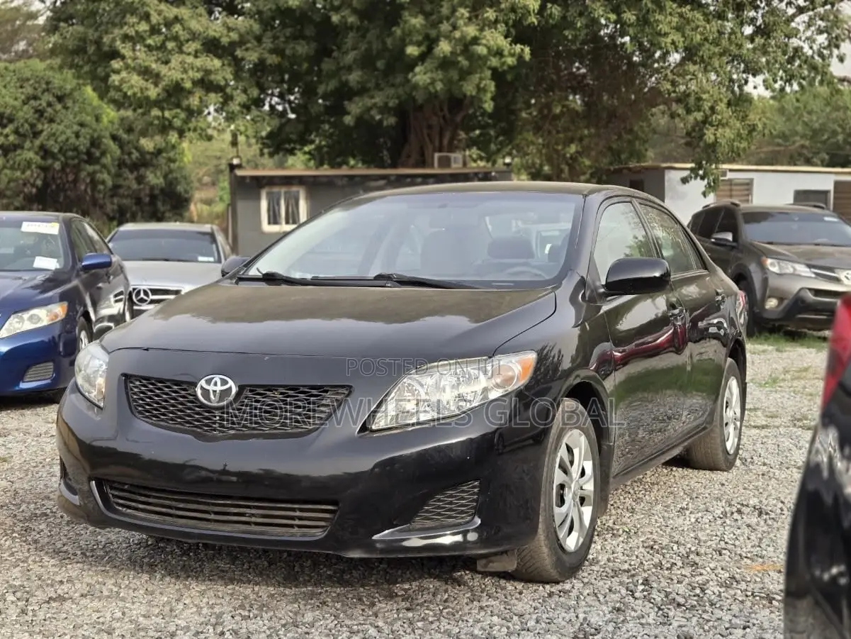 Toyota Corolla LE 4dr Sedan (1.8L 4cyl 4A) 2010 Gold