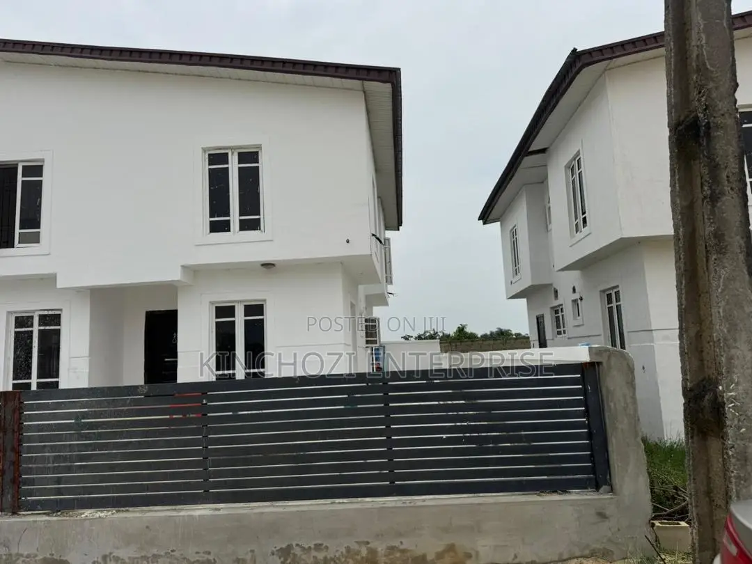 4bdrm Duplex in Sangotedo for sale