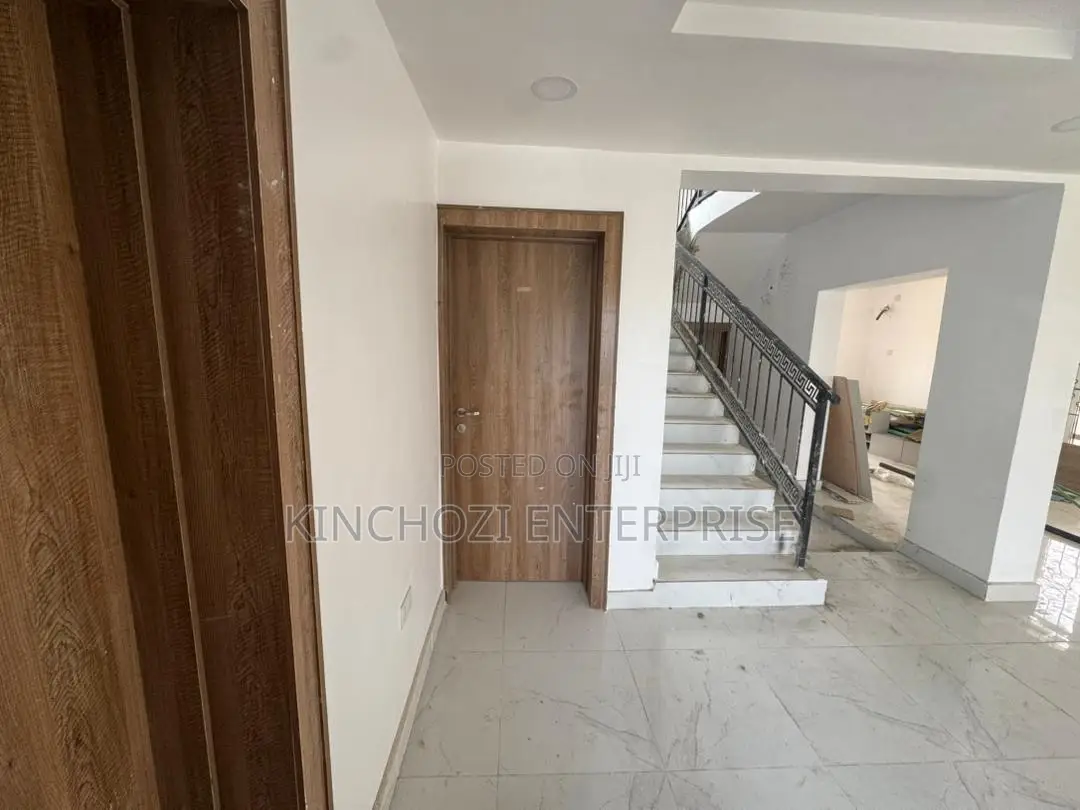 4bdrm Duplex in Sangotedo for sale