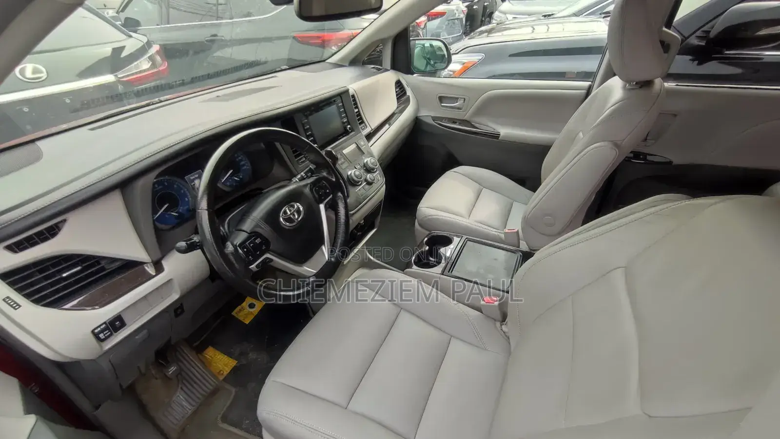 Toyota Sienna XLE AWD (3.5L 6cyl 8A) 2018 Red