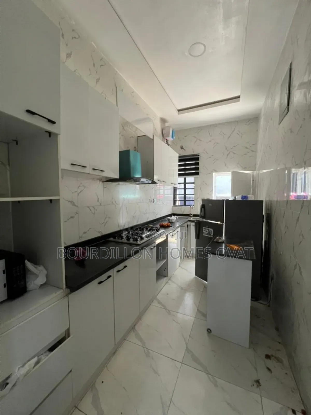 3bdrm Duplex in Ikota Lekki Lagos for rent