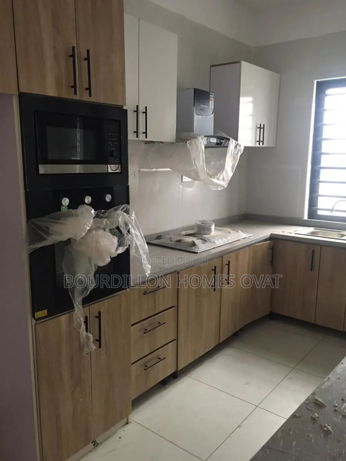 4bdrm Duplex in Harris Drive By Vgc for rent