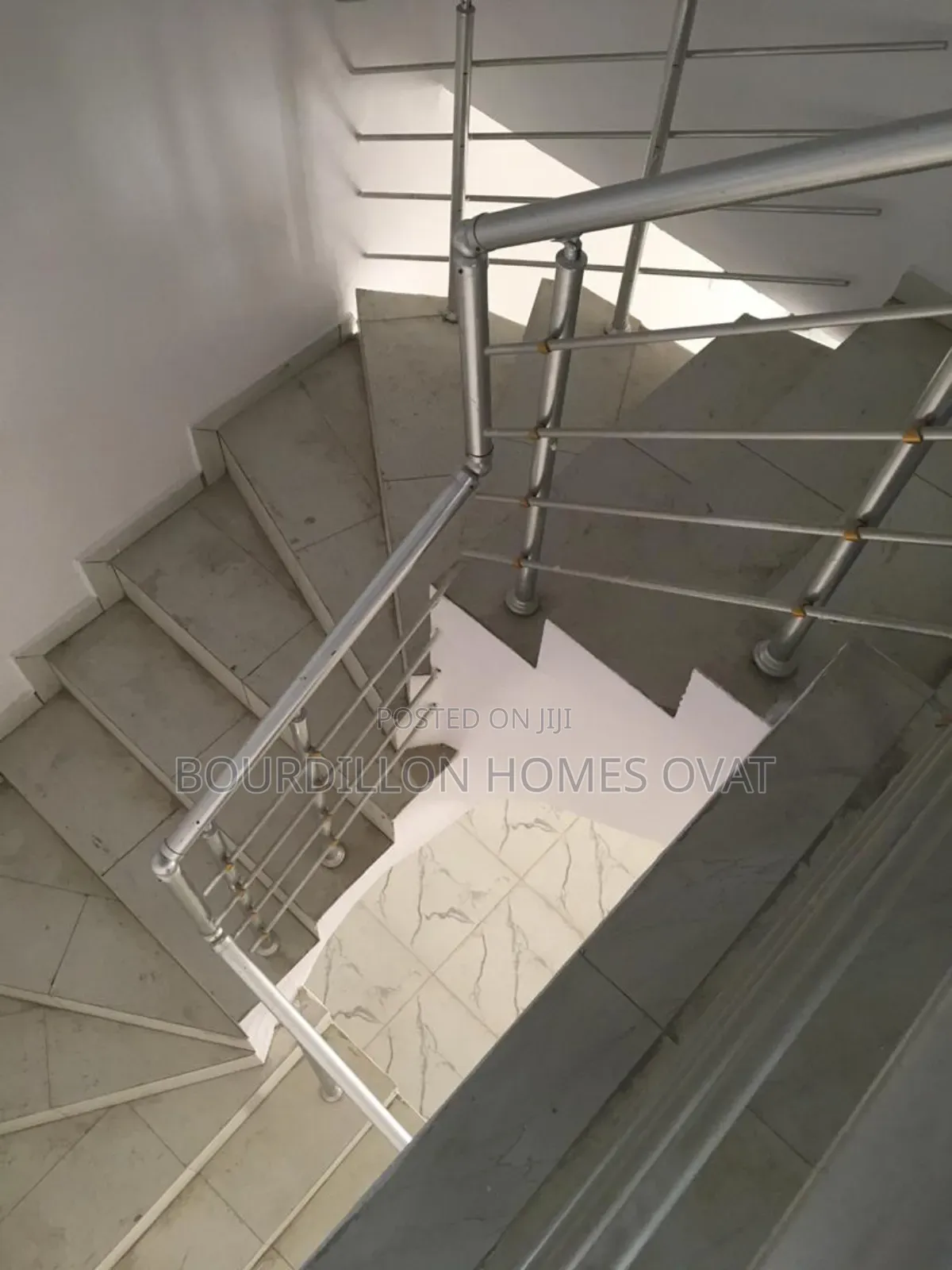 4bdrm Duplex in Harris Drive By Vgc for rent