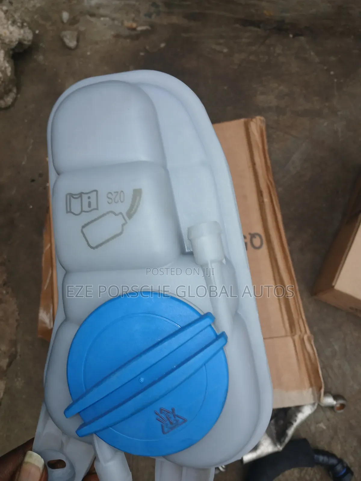 Water Can/Container for Audi 2.0t Q5,A5,A4 A6