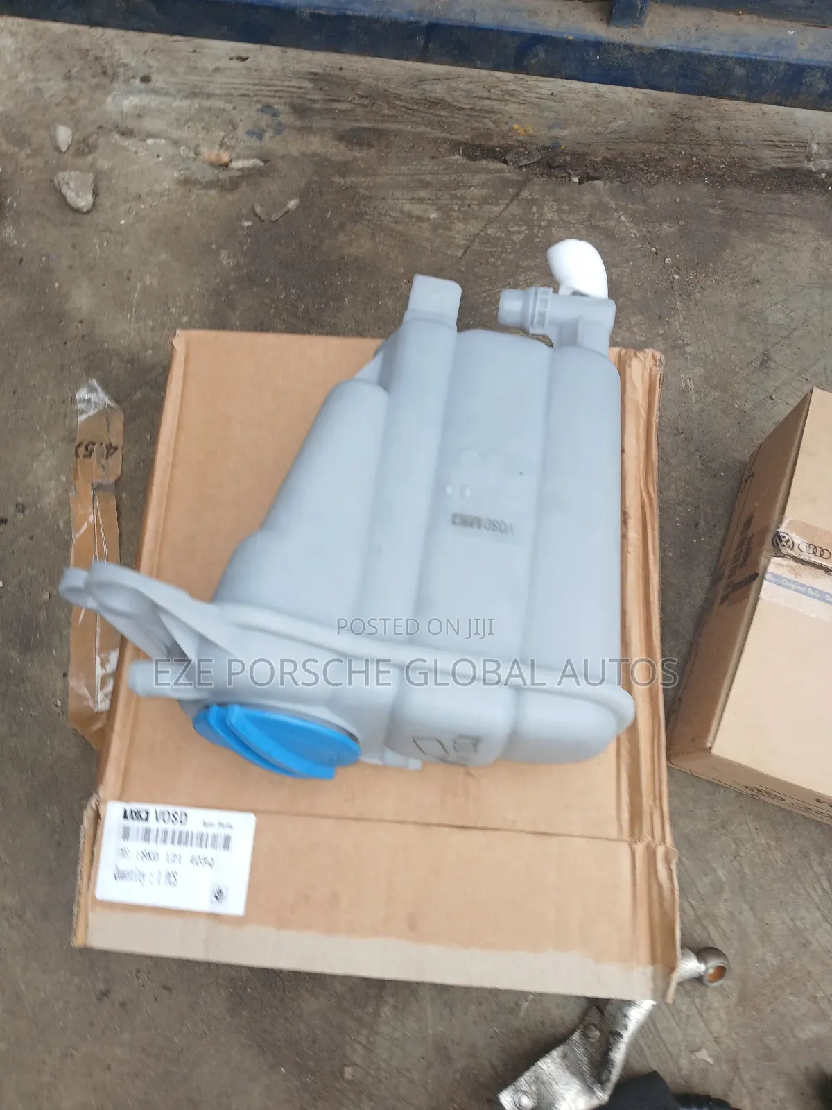 Water Can/Container for Audi 2.0t Q5,A5,A4 A6