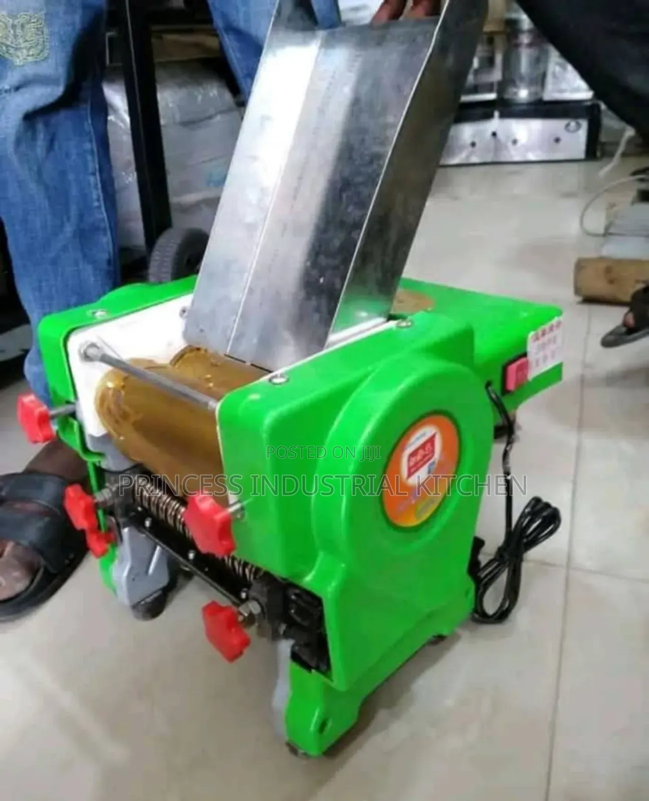 Plastic Chin Chin Cutter