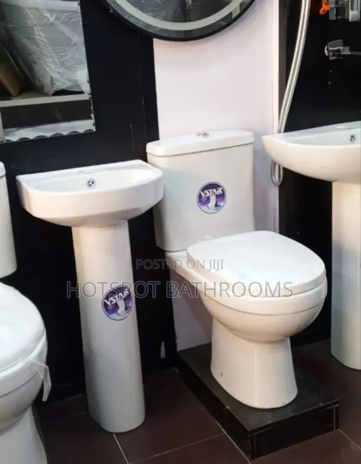 England Close Couple Complete Set Wc