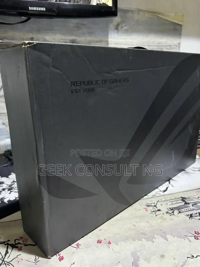 New Laptop Asus ROG Zephyrus G16 64GB Intel Core Ultra 9 SSD 2T