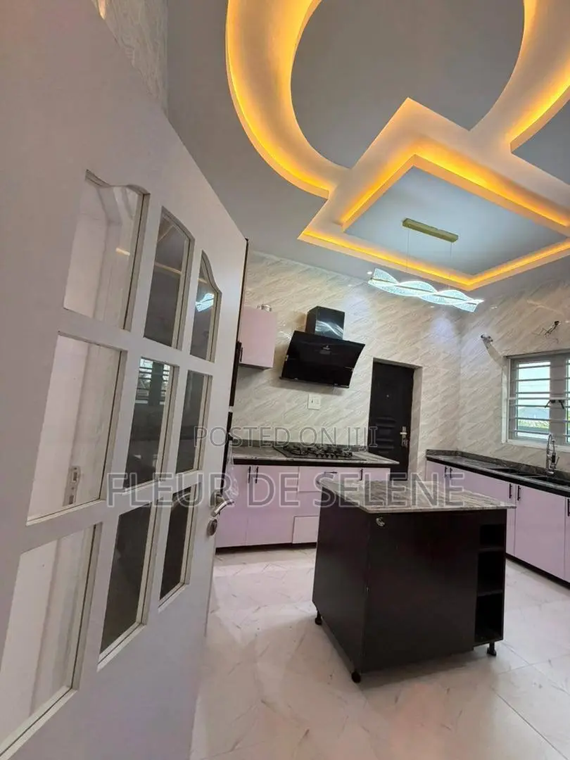 4bdrm House in Thomas Estate for sale