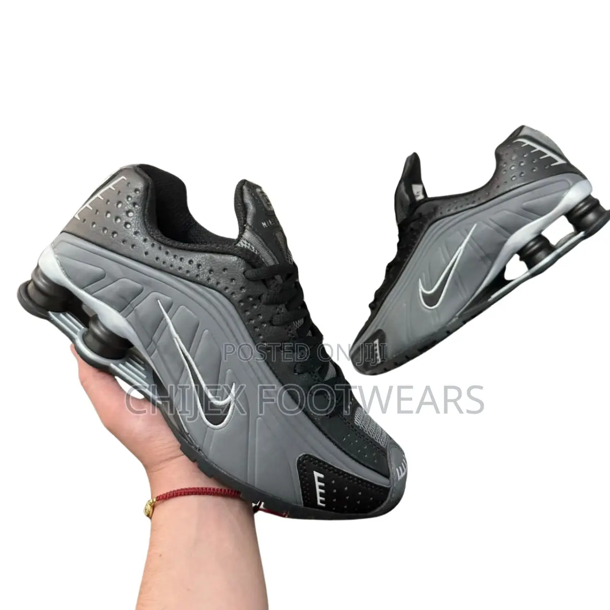 Nike Shox R4 in Metallic Silver and Black.