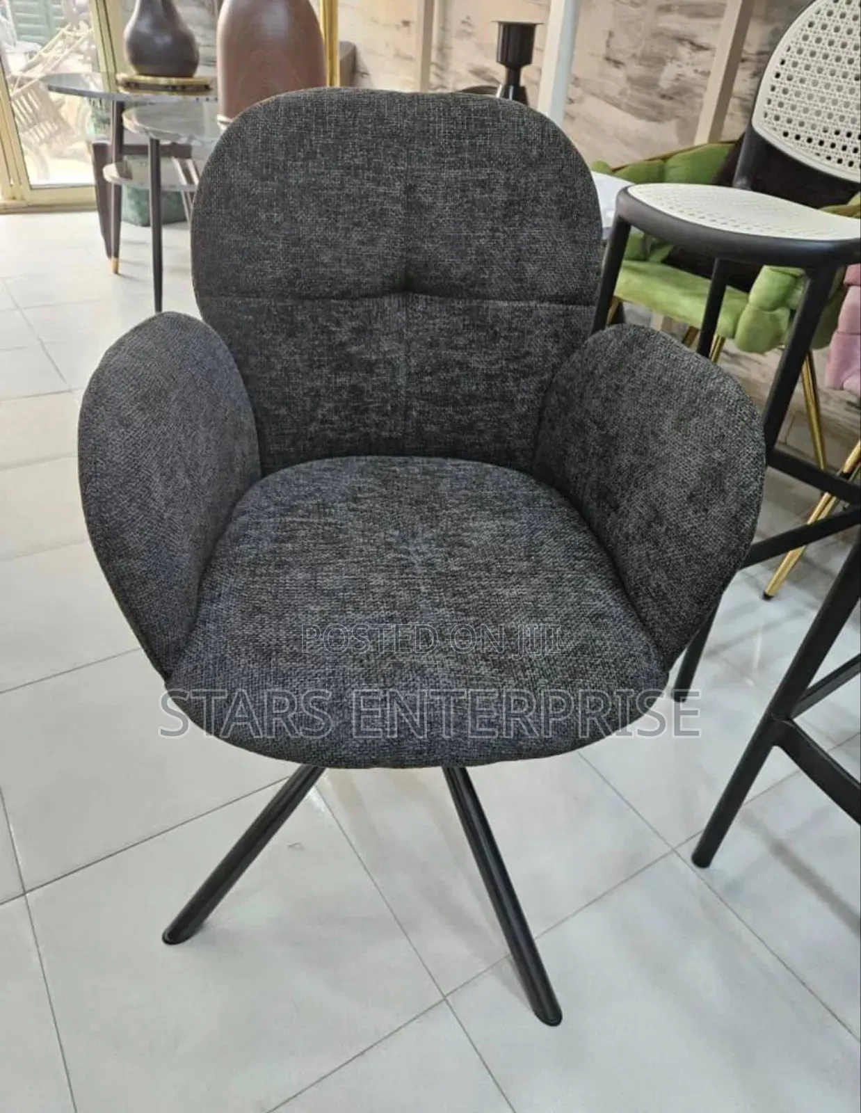 Swivel Chair / Accent Chair