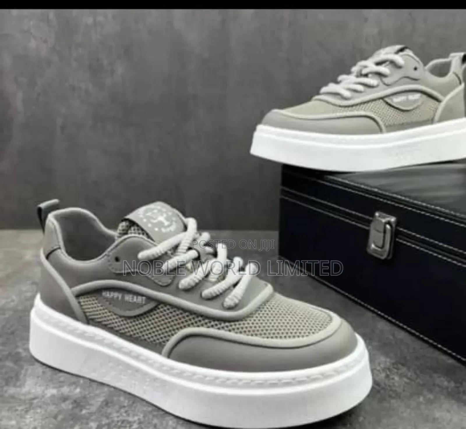 Happy Heart Unisex Solid Sneakers Chido 6h