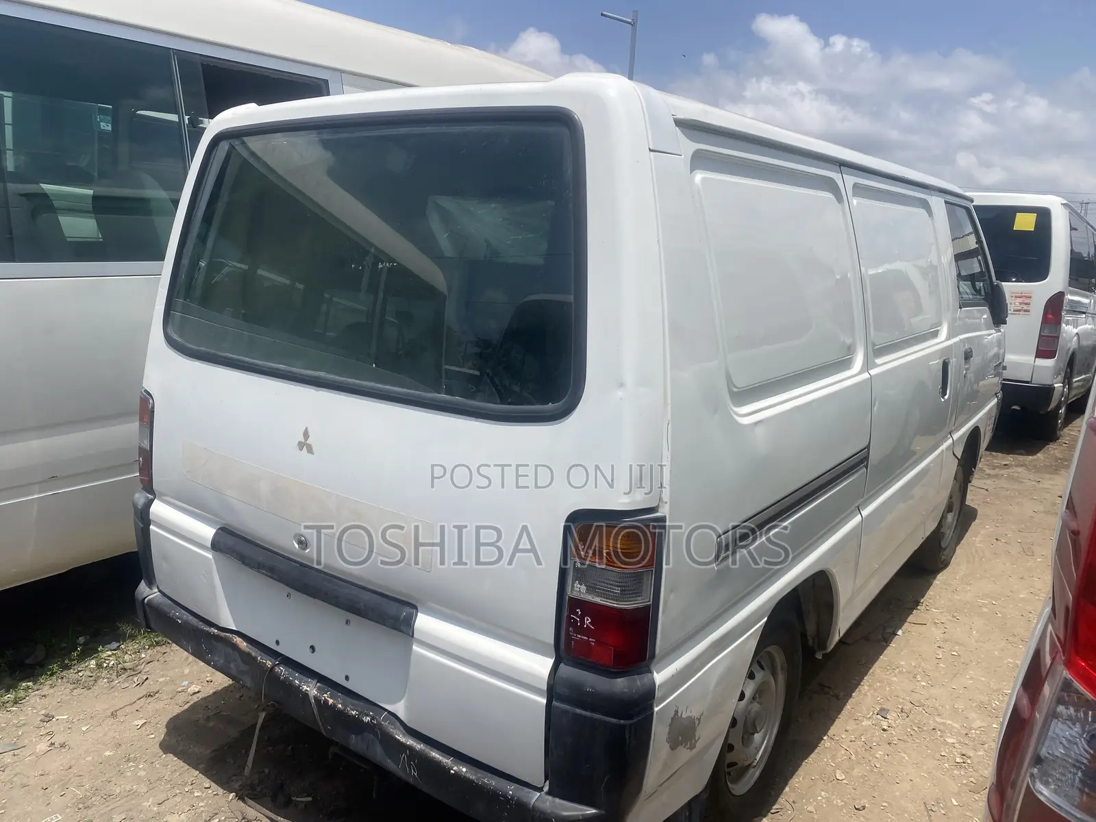 Mitsubishi L300 2002 White