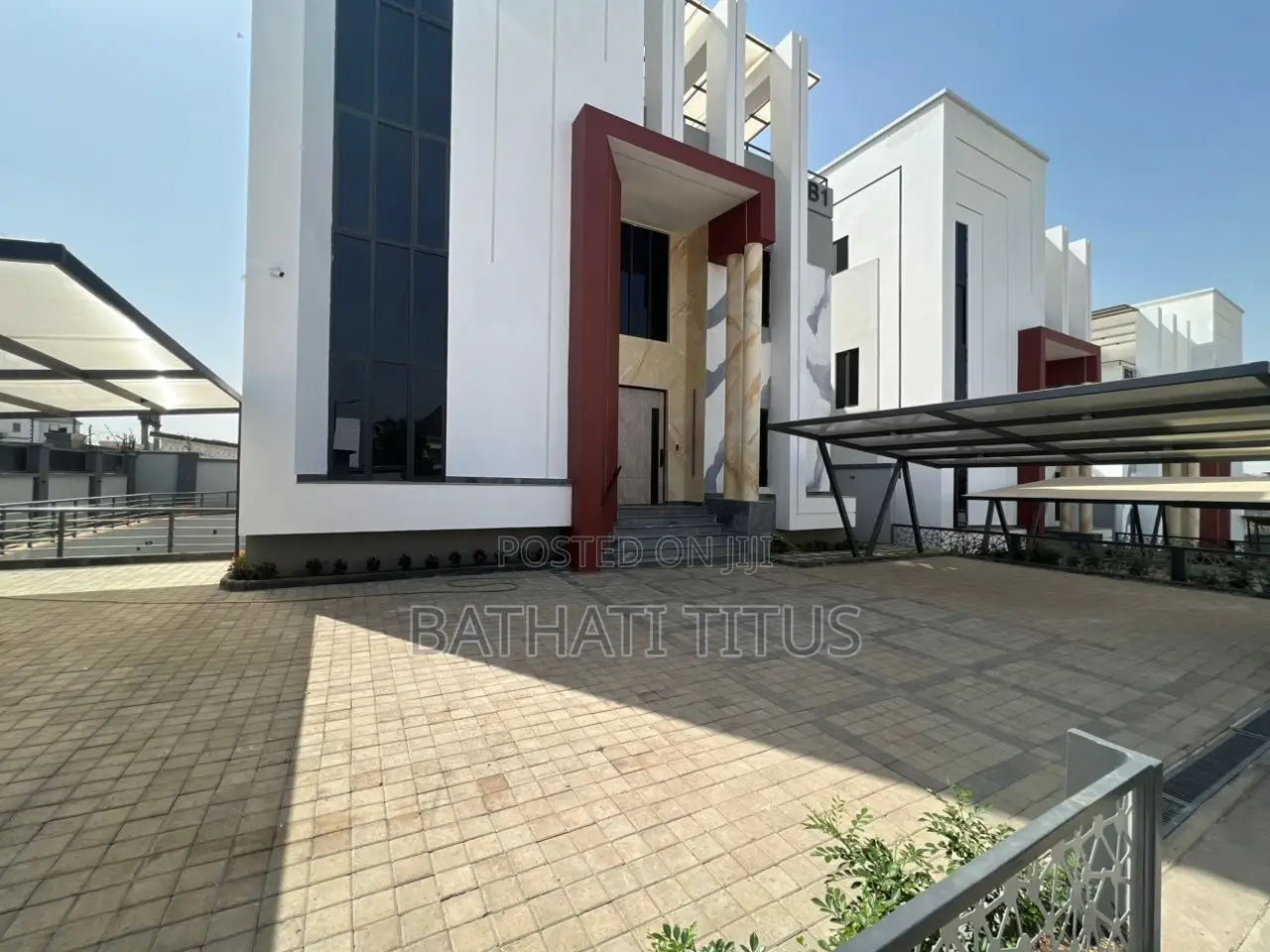5bdrm Duplex in Guzape District for sale