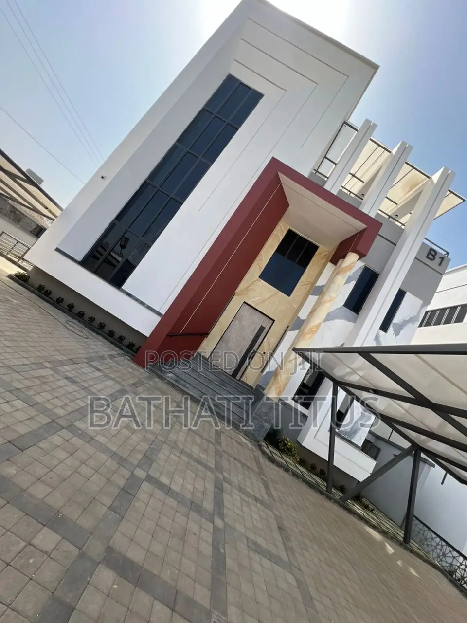 5bdrm Duplex in Guzape District for sale
