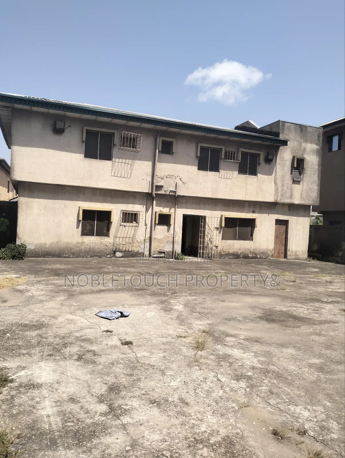 2bdrm Block of Flats in Iba Junction Along for sale