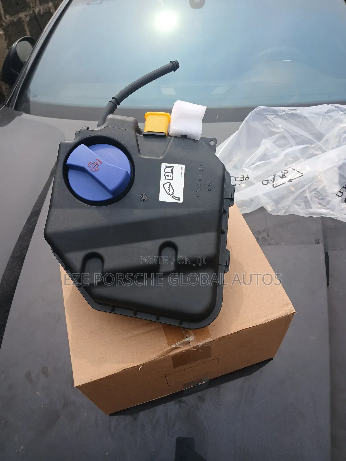 Water Can/Container Porsche Cayenne,Audi Q7 and Touareg 2003-2014