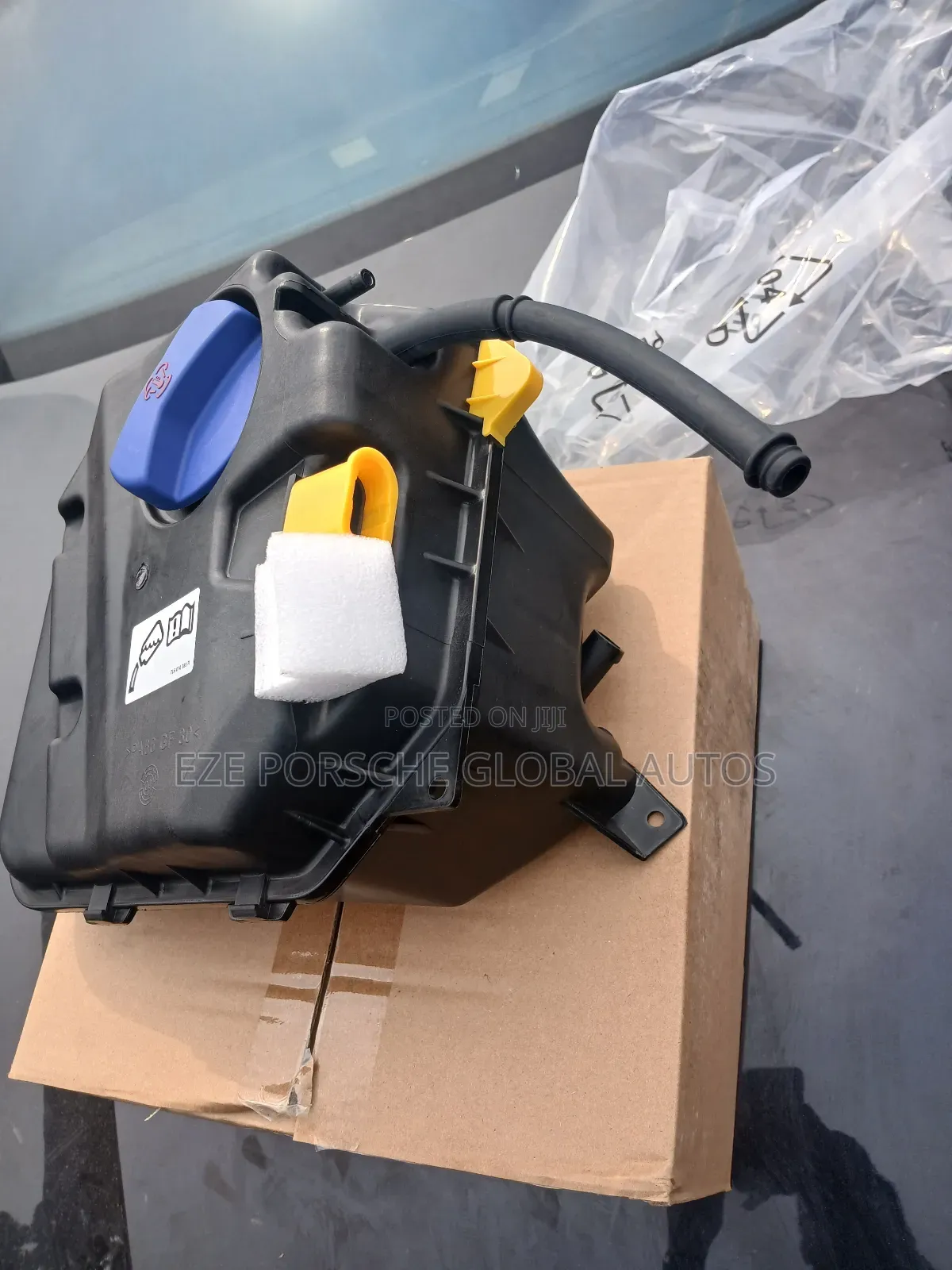 Water Can/Container Porsche Cayenne,Audi Q7 and Touareg 2003-2014