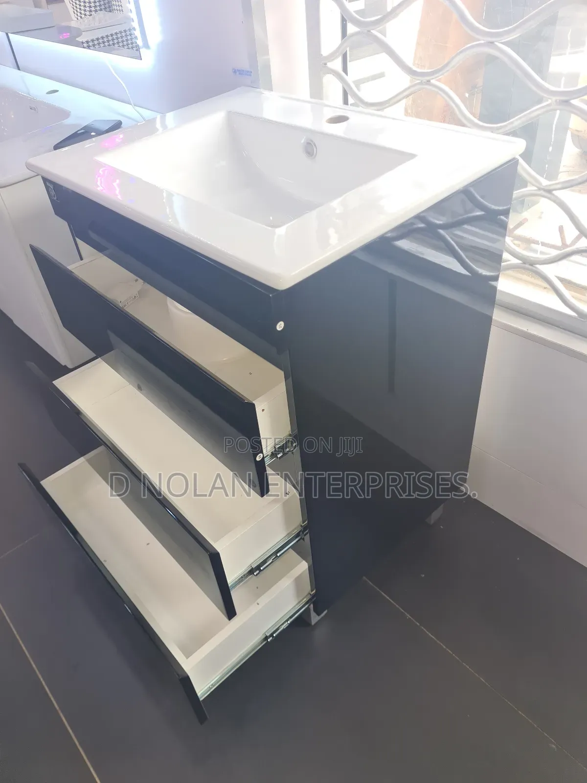 60x47cm Black Cabinet Basin