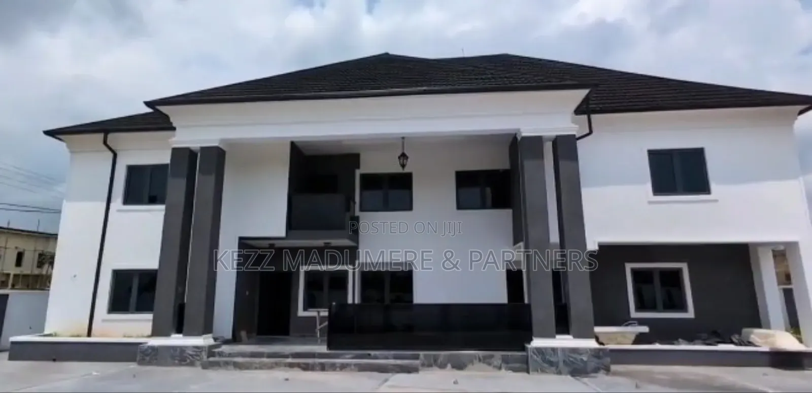 6bdrm Duplex in Shelter Afrique for sale