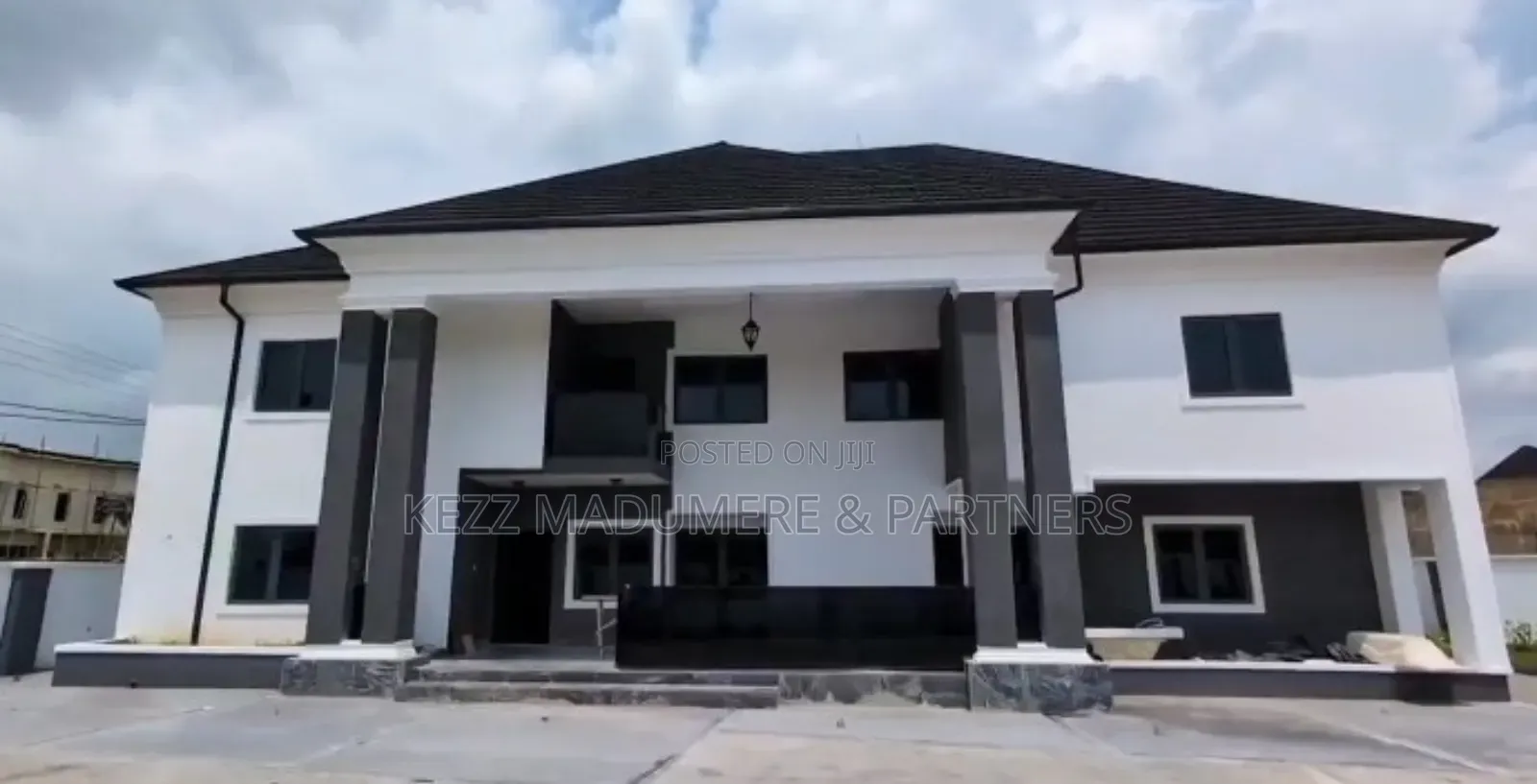 6bdrm Duplex in Shelter Afrique for sale