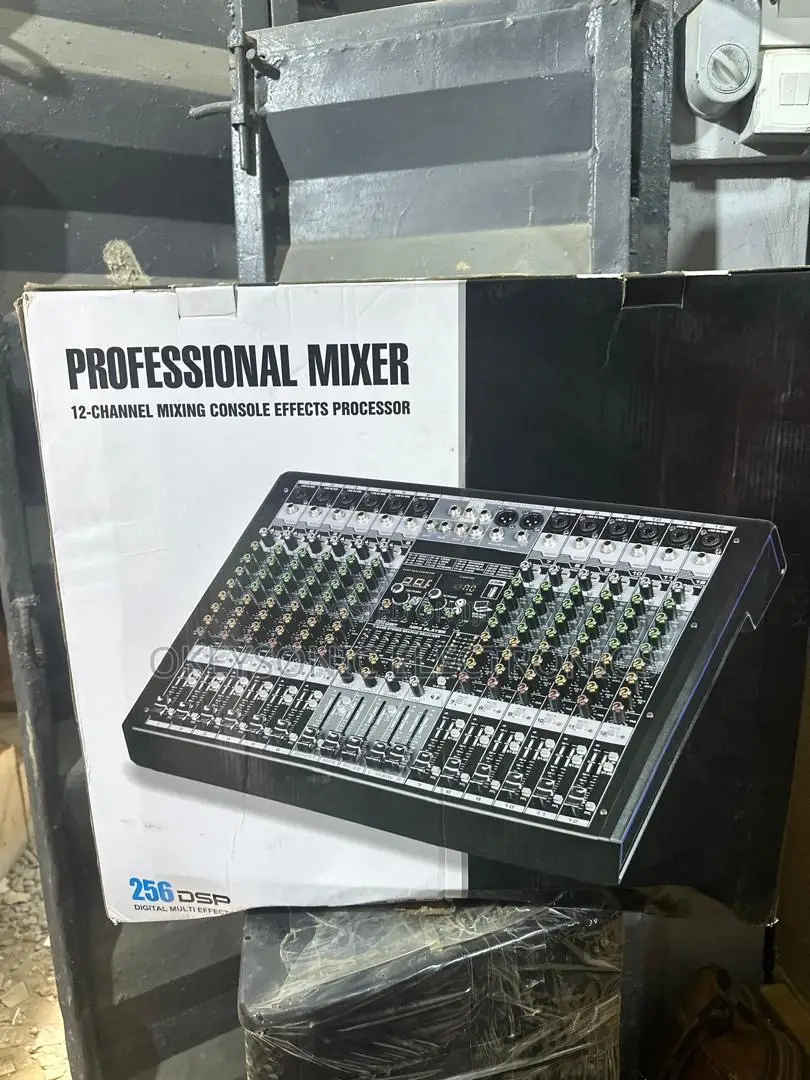 Yamaha 12 Channel Mixer