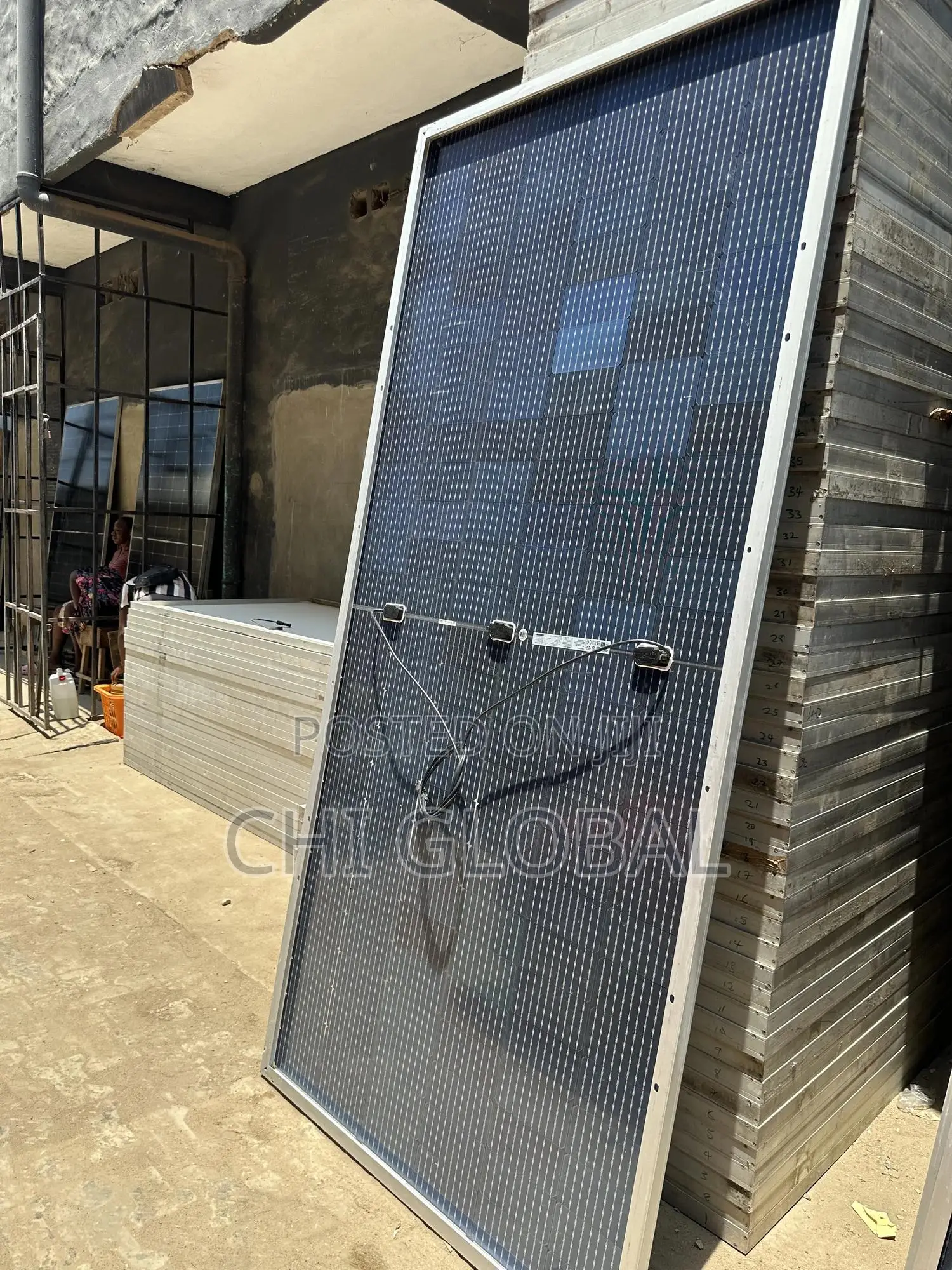 Original Jinko 700w Solar Panel