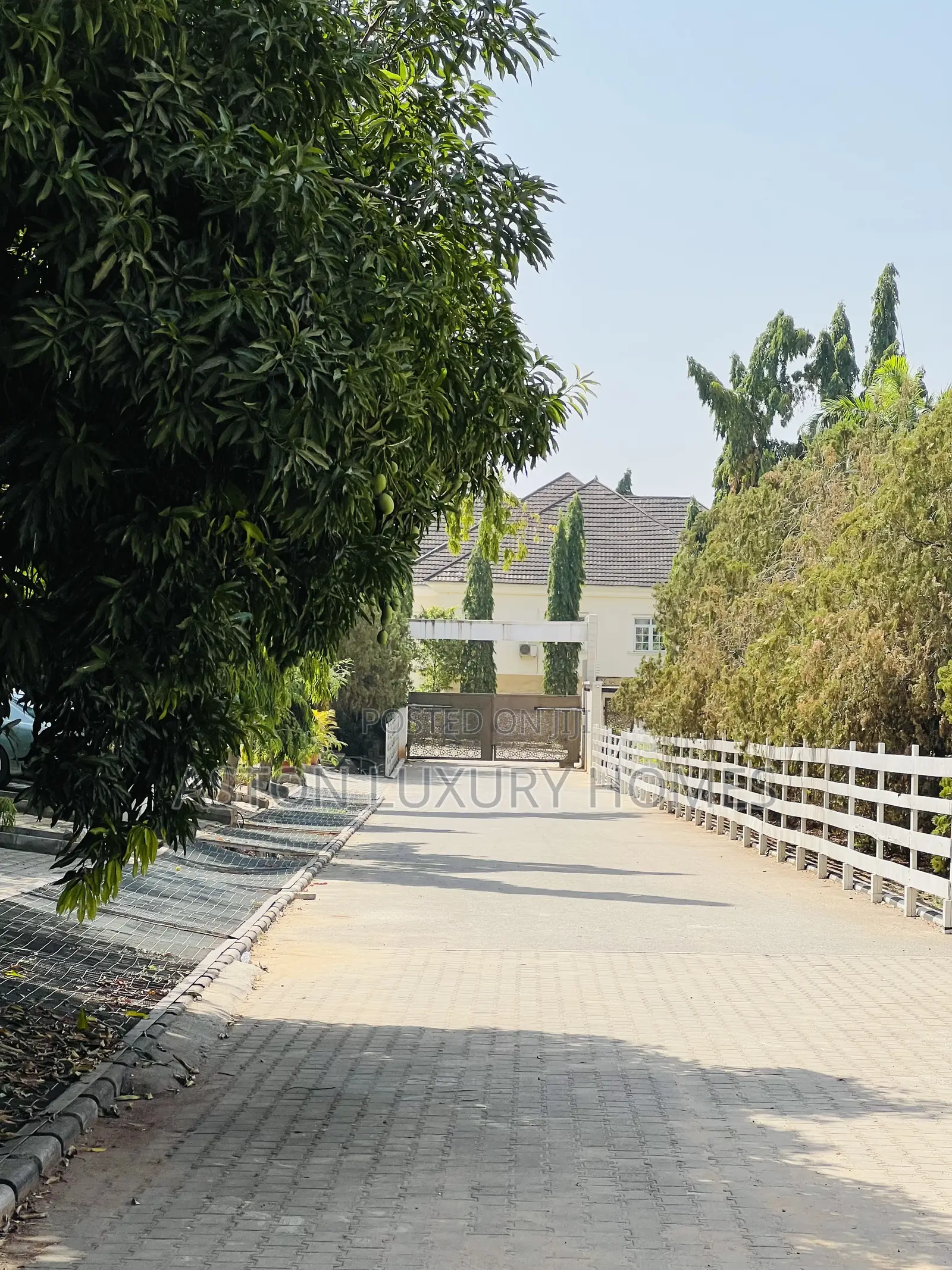 Furnished 4bdrm Duplex in Apo Legislative, Zone B for rent