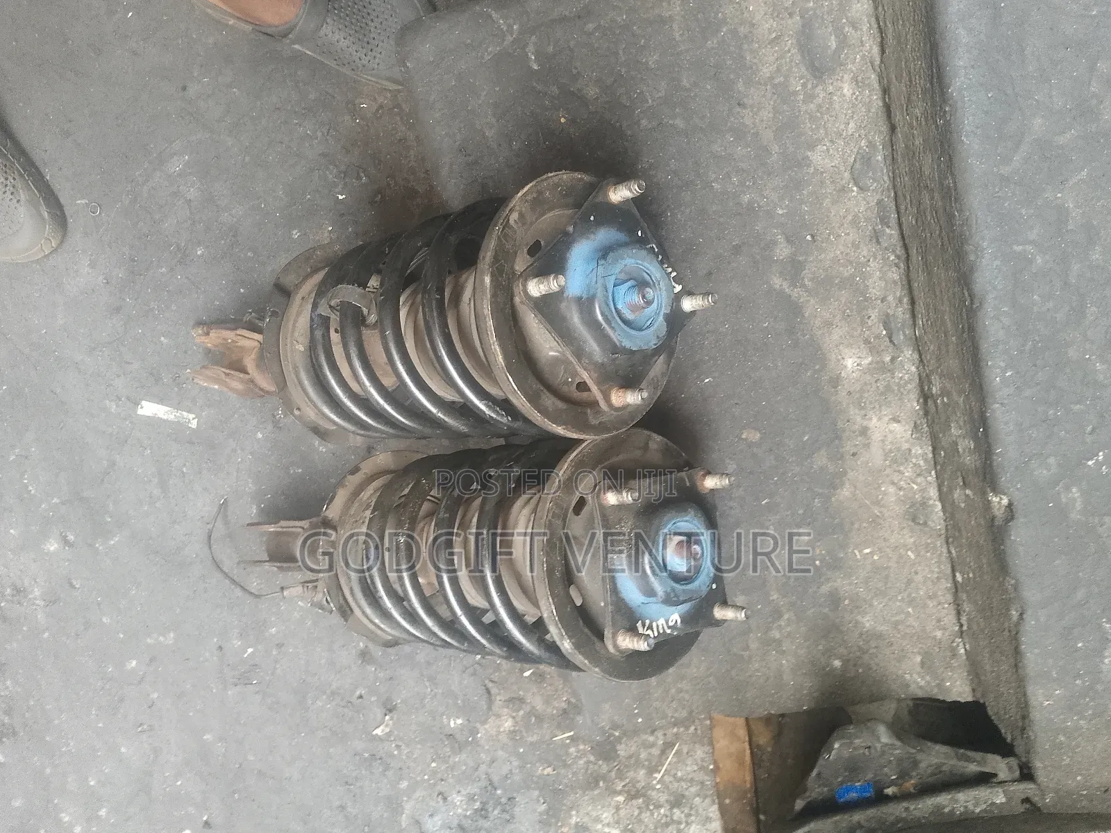 Front Shock Absorber Mazda Tribute, Ford Escape 2003-2010