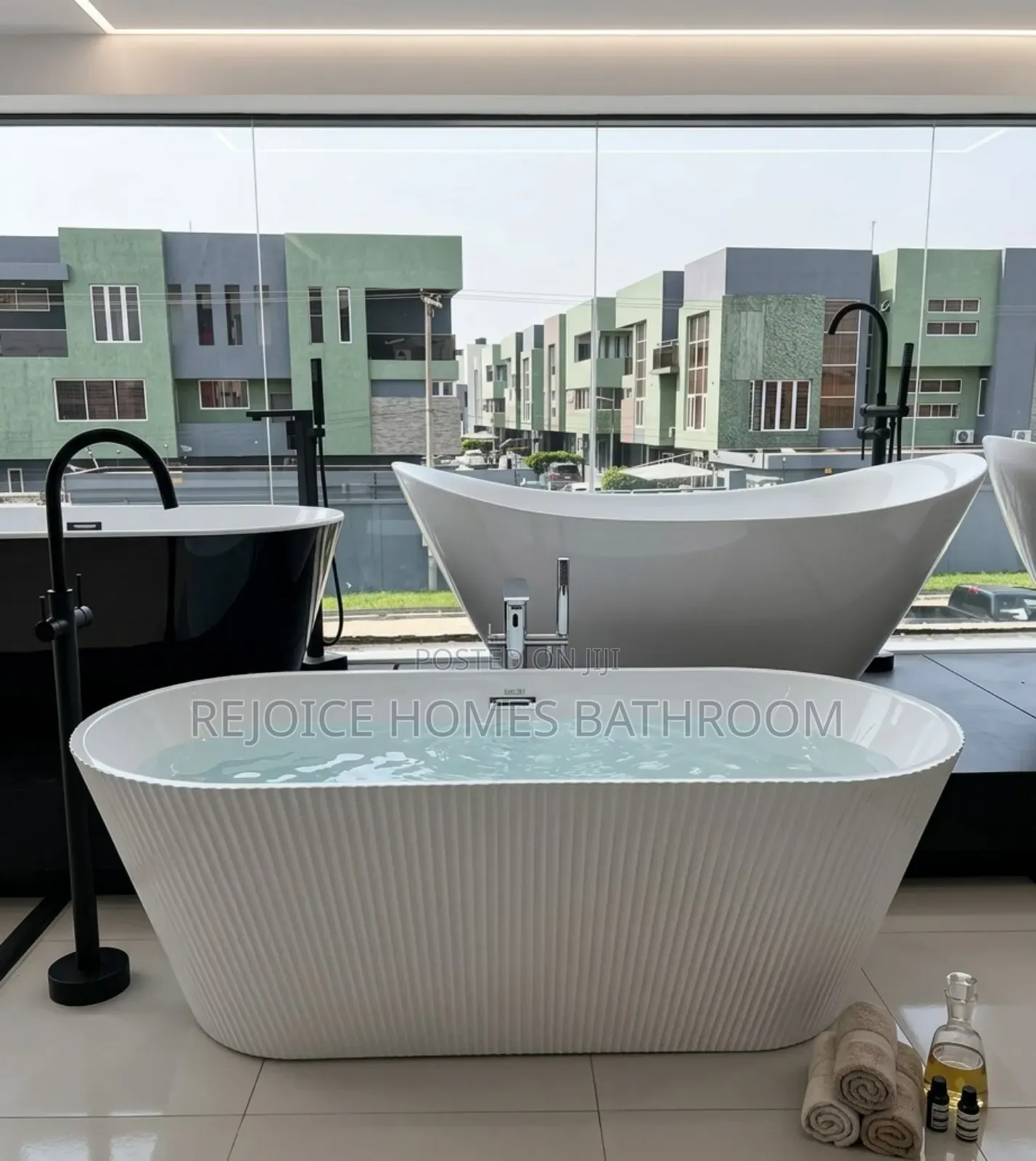 White Modern Oval Free-Standing Fluted Acrylic Bathtub Line Design