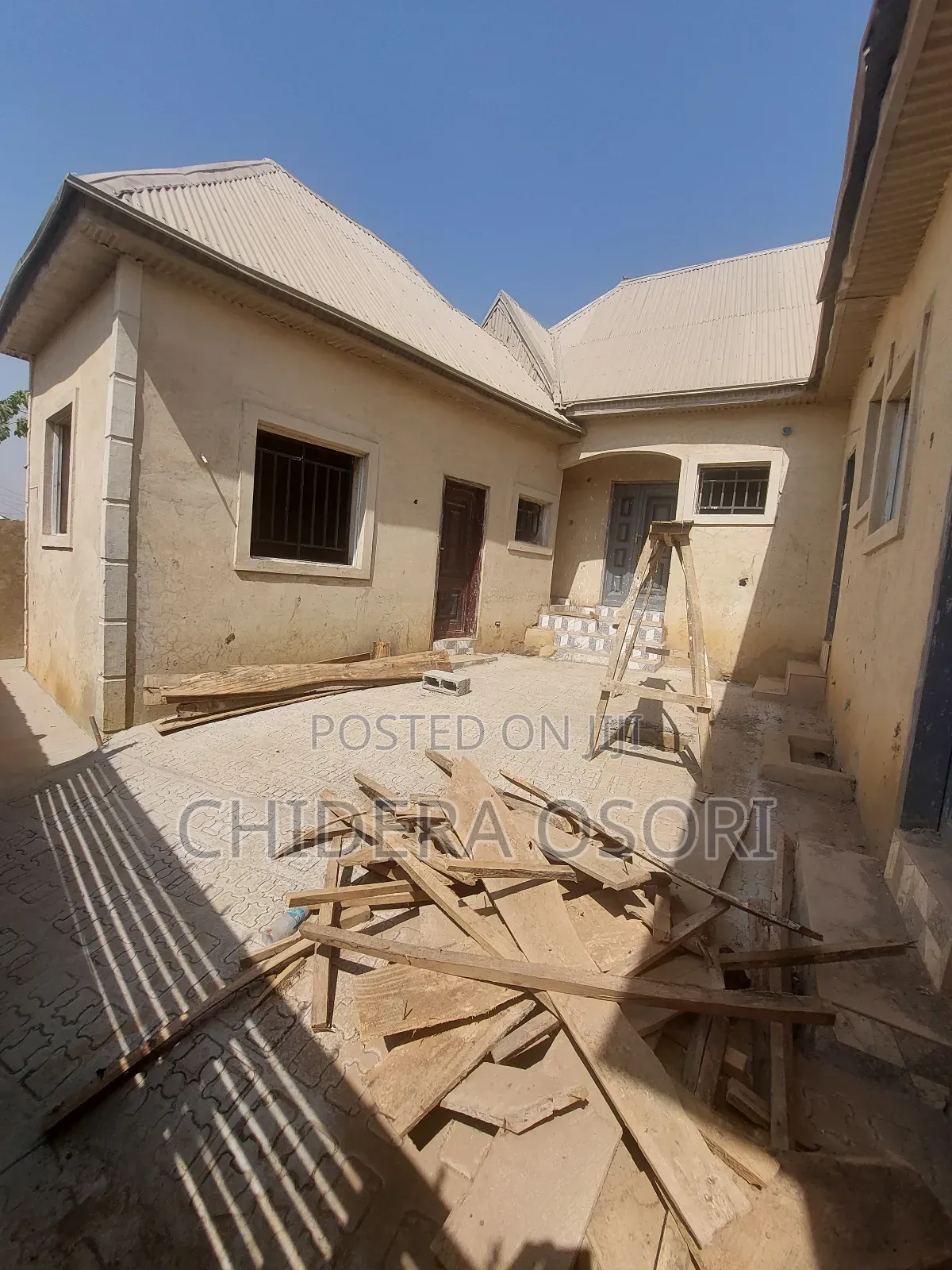 4bdrm Bungalow in Dutse Tipper Garage for sale