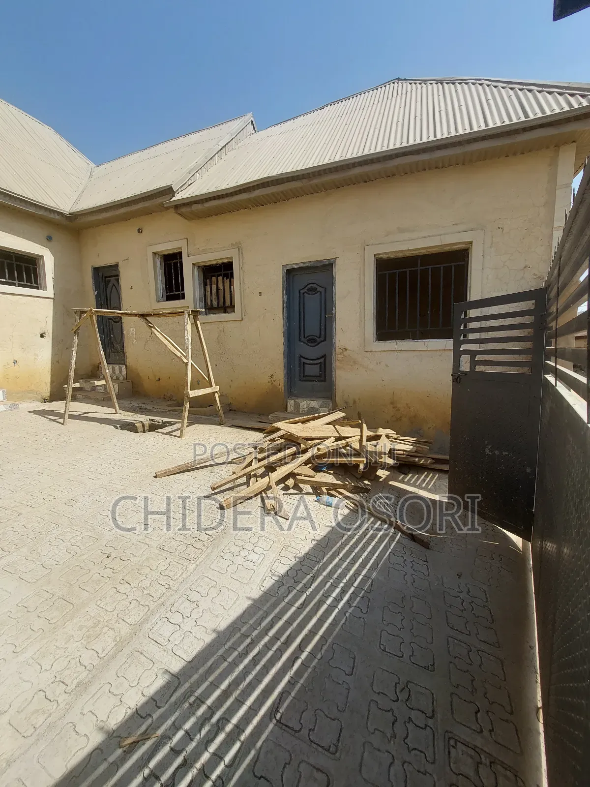 4bdrm Bungalow in Dutse Tipper Garage for sale
