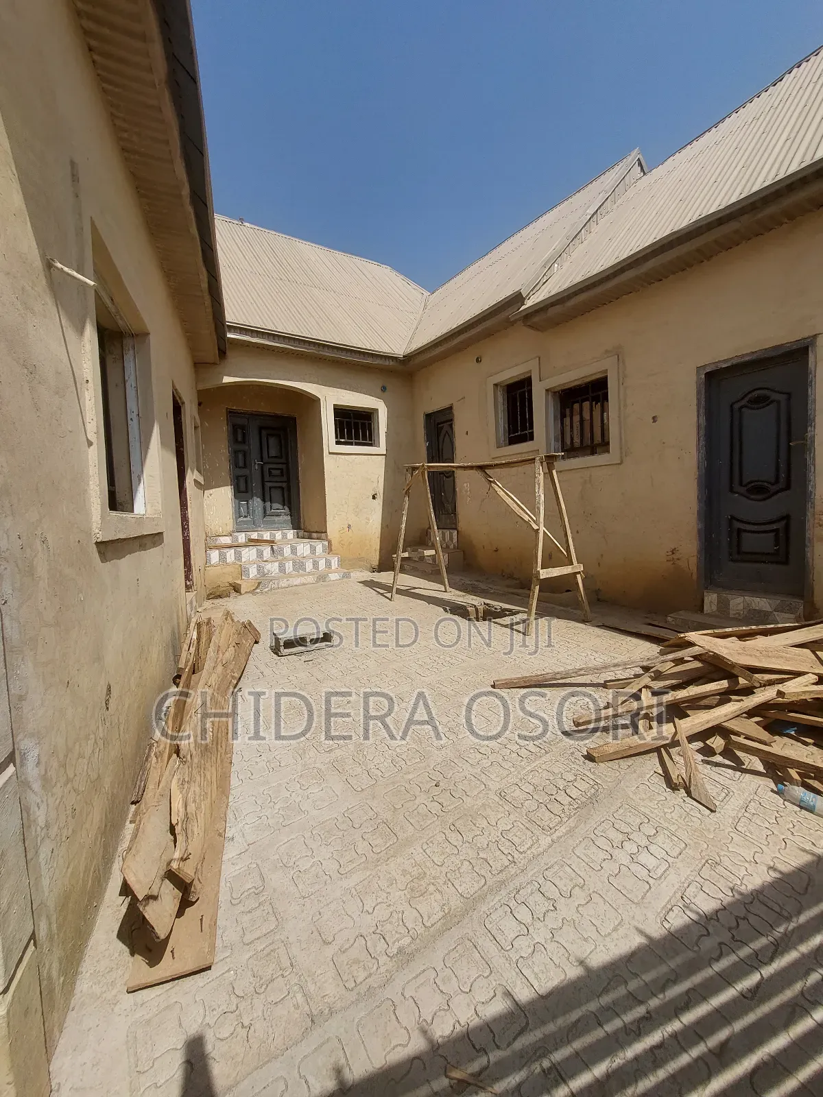4bdrm Bungalow in Dutse Tipper Garage for sale