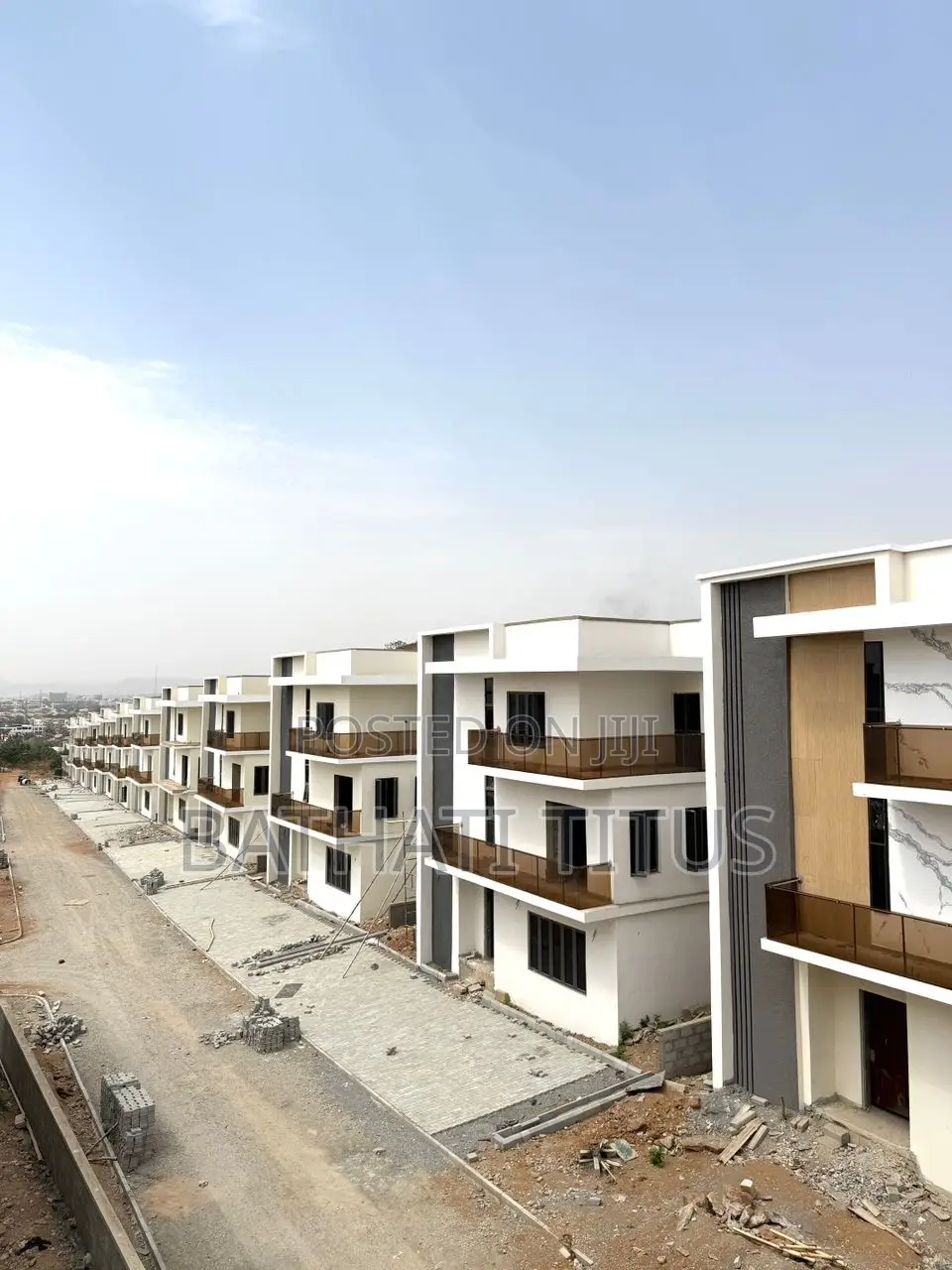6bdrm Duplex in Guzape District for sale