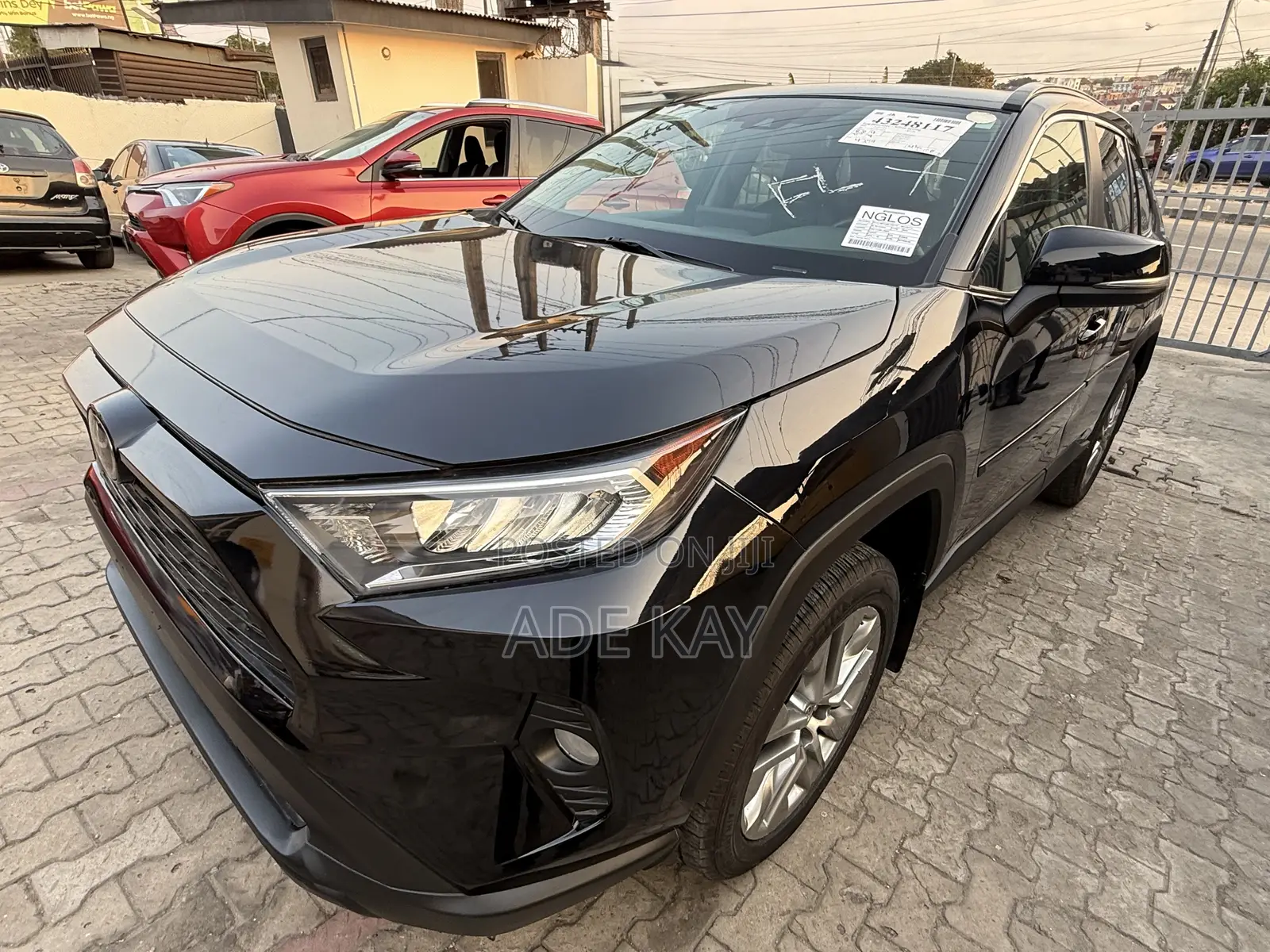 Toyota RAV4 XLE Premium 2021 Black