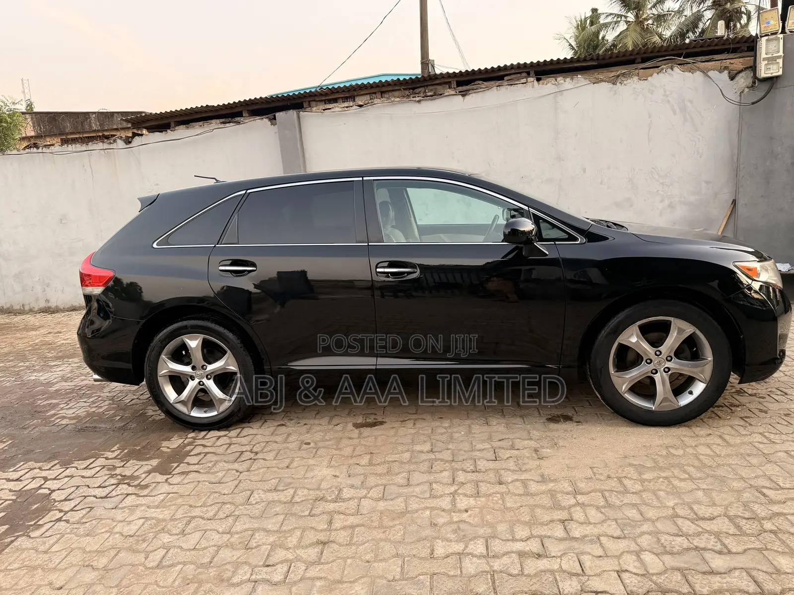 Toyota Venza LE 2010 Black