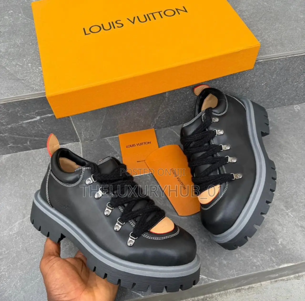 Classy Loius Vuitton Men Sneakers
