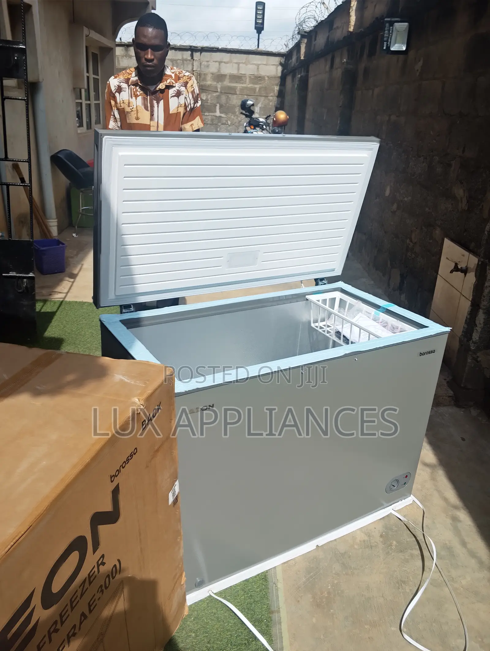 Aeon 300l Fast Freezing Chest Freezer