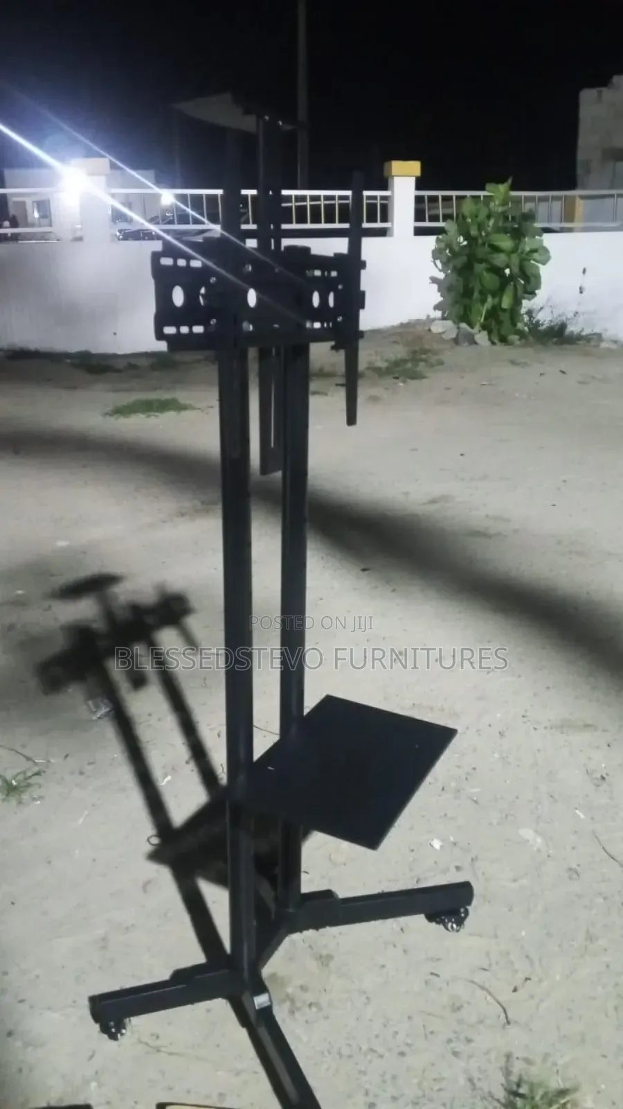 Mobile Luxury Tv Stand