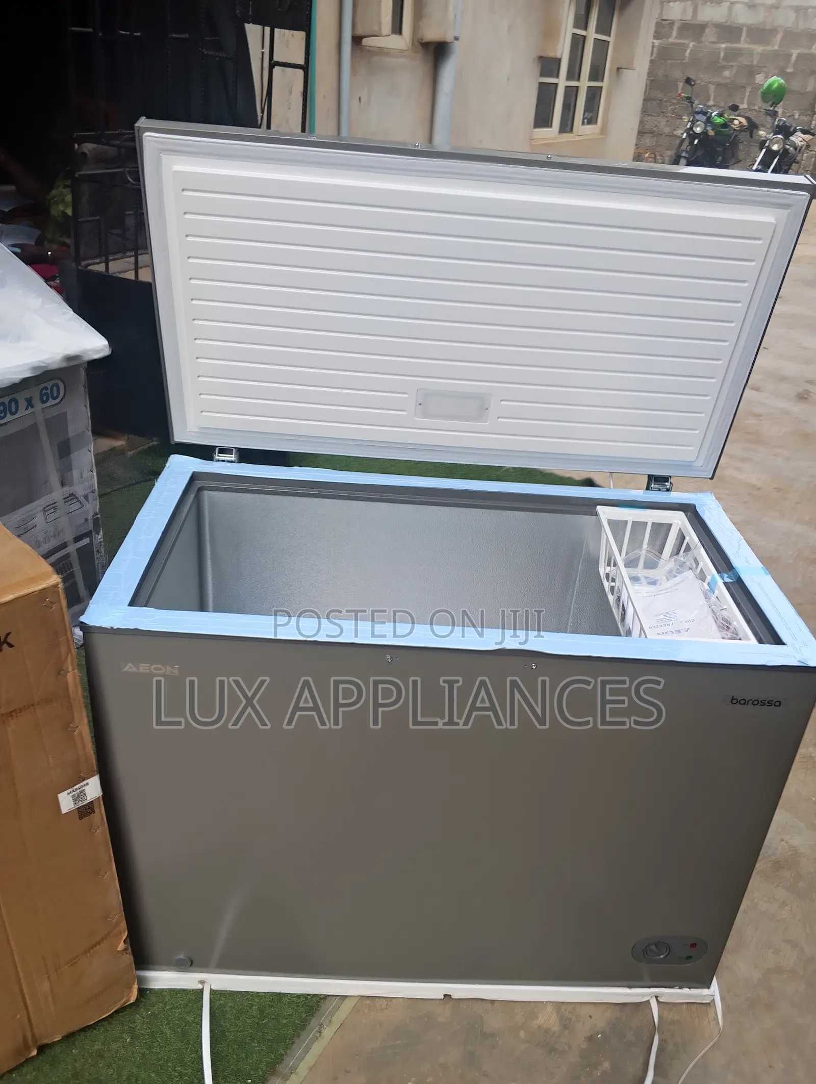 Aeon 300l Family Size Freezer