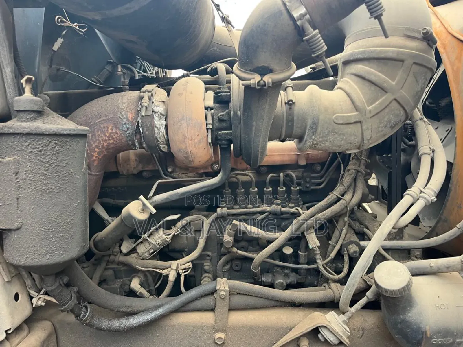 Mack Ch Petrol / Diesel Tanker Truck With 33,000 Liters - Company Use