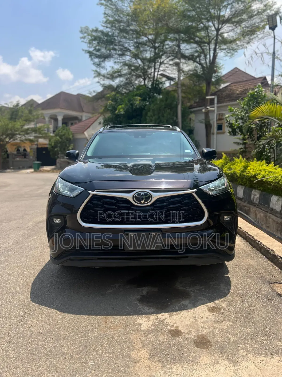 Toyota Highlander XLE 2021 Brown