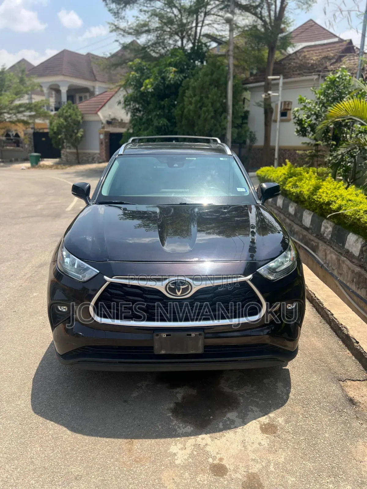Toyota Highlander XLE 2021 Brown
