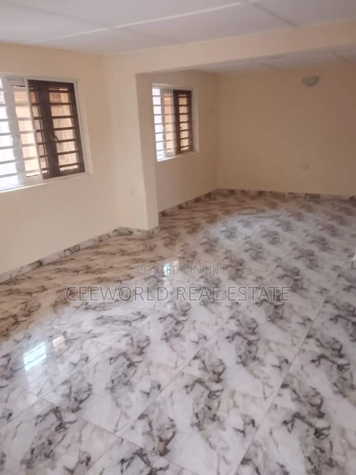 3bdrm Apartment in Agodi Gate for rent