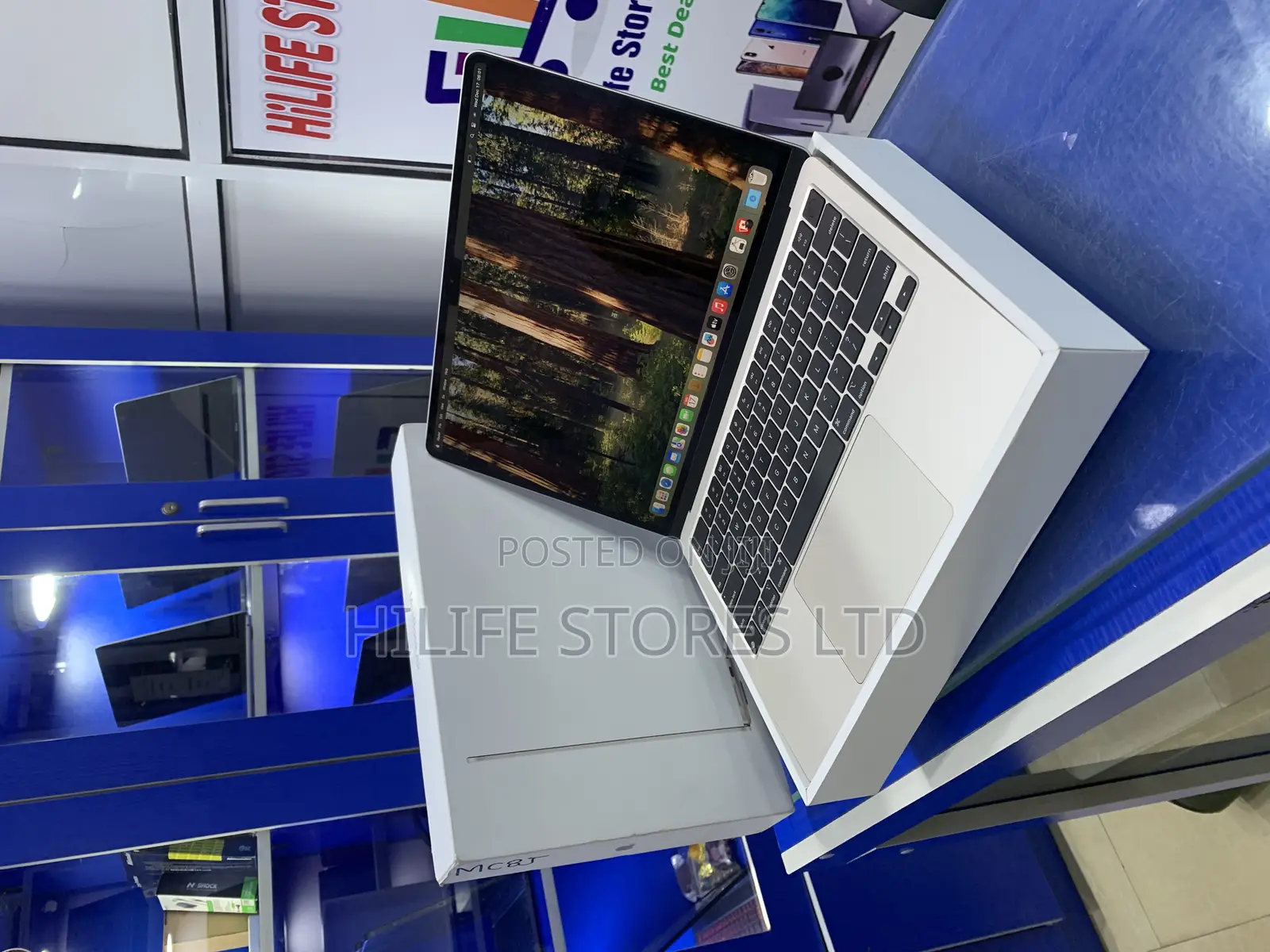 Laptop Apple MacBook Air 2024 M3 13-inch 16GB Apple M3 SSD 256GB