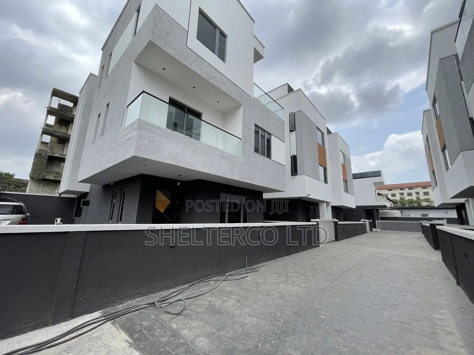 Furnished 5bdrm Duplex in Estate, Adeniyi Jones for rent